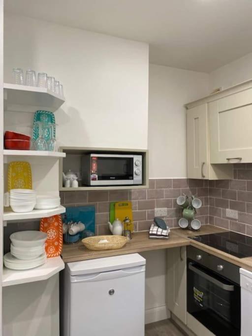 Location, Location - Modern 2 Bed Apt In Killarney Eksteriør billede